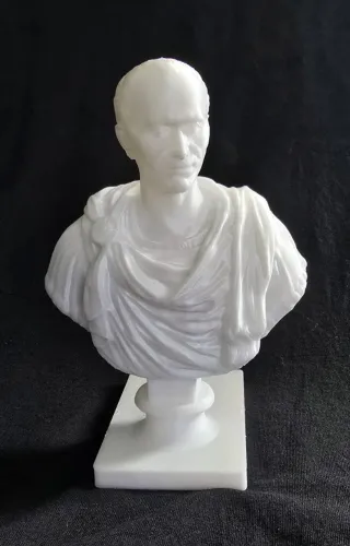 Réplica de Busto de Júlio Cesar, adaptado para porta canetas, impresso em impressora 3D