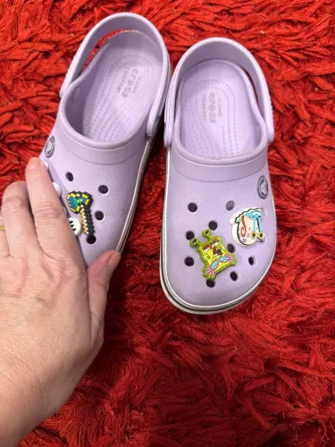 Crocs infantil lilás 