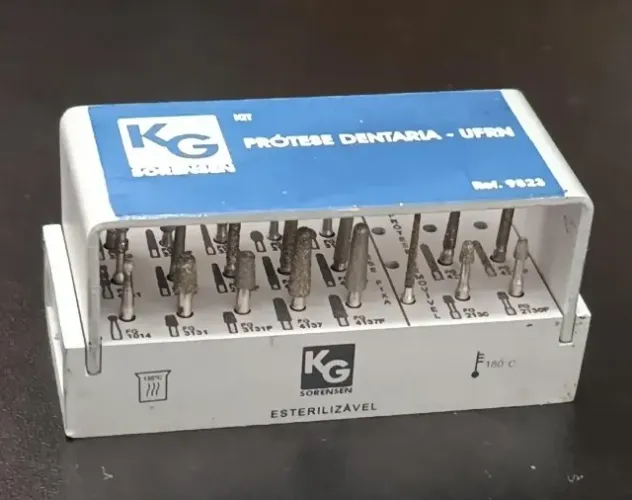 Vendo Kit de Brocas de Prótese UFRN. Usado poucas vezes