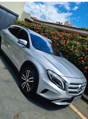 Mercedes-Benz GLA 200 Adv. 1.6/1.6 TB 16V Flex Aut. 2015