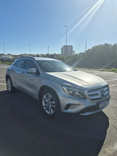 Mercedes-Benz GLA 200 Adv. 1.6/1.6 TB 16V Flex Aut. 2015