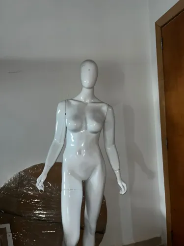Manequins