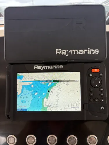 Raymarine Element 7s