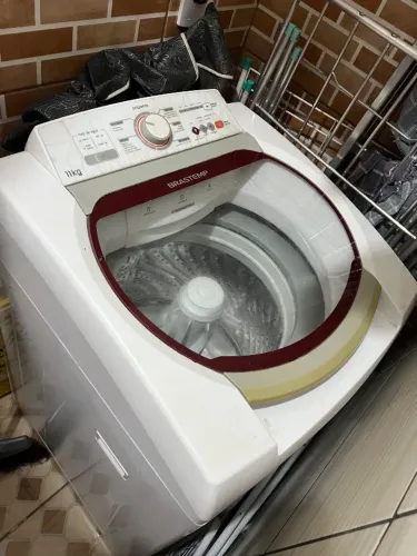 VENDO Máquina de Lavar Brastemp 11 kg Máquina com 5 anos de uso, funcionando perfeitament