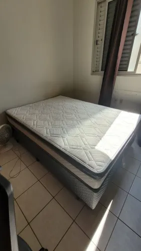 Colchão de casal + base (Cama box casal)