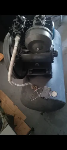 Compressor PEG 20 Pés com Motor 5 CV Trifásico 