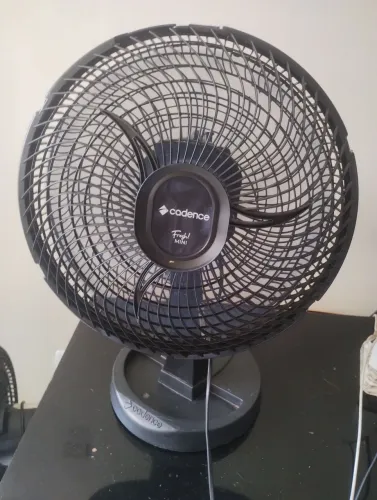 Vende ventilador pequeno Cadence 