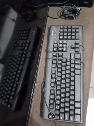 Teclado e notebook 