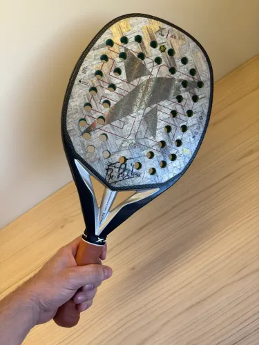 Raquete Drop Shot Beach Tennis autografada Canyon Pro 2.5