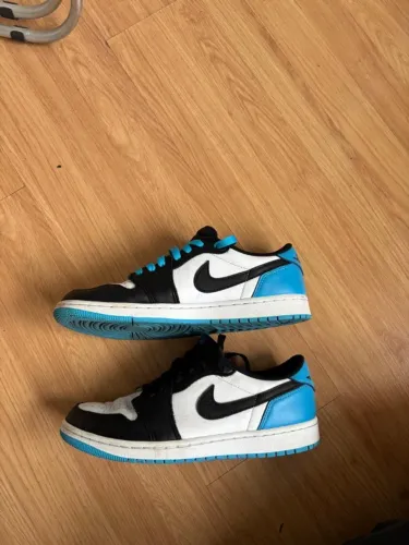 Tênis Air Jordan 1 Low OG UNC