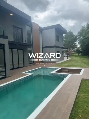 Casa de Condomínio em Atibaia, 4 suítes, piscina, área gourmet, para venda com 619m² e 4 v