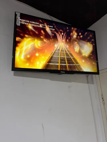 Tv Philco 32 led com suporte