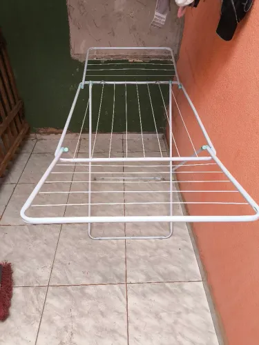 Varal dobrável para bebê ?