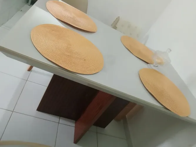 Vendo mesa sala de jantar Olímpia em MDF 120cm 