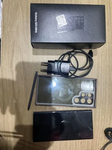 S23 Ultra 256GB/12GB (Tela Trincada, mas 100% Funcional) - Completo na Caixa