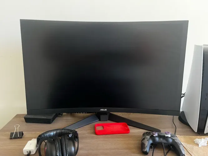 Vendo / Monitor ASUS TUF Gaming VG32VQ1B