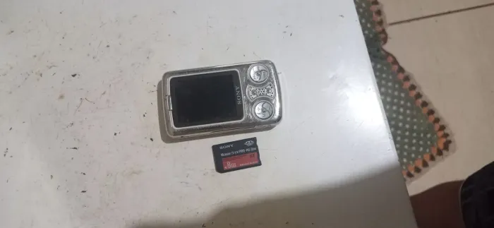 MP4 Vintage Anos 2000 Funcionando + Cartão de Memória 8GB
