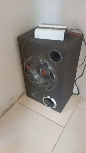 Caixa de Som automotivo