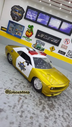 Jada toys 1:24 -Dodge Challenger Police Sheriff