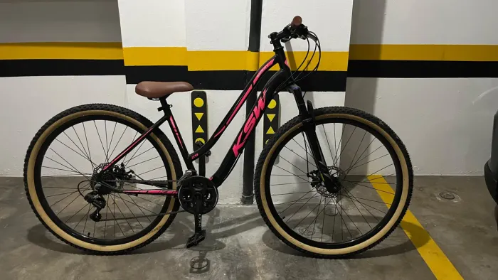 Bicicleta Sunny Feminina - KSW (preto com rosa)