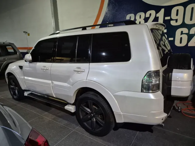 Mitsubishi Pajero HPE Full 3.2 4X4 T.i.dies. 5P AUT 2014