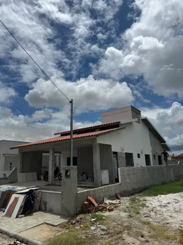 Casa moderna no Fazenda Real - piscina e 2 suítes