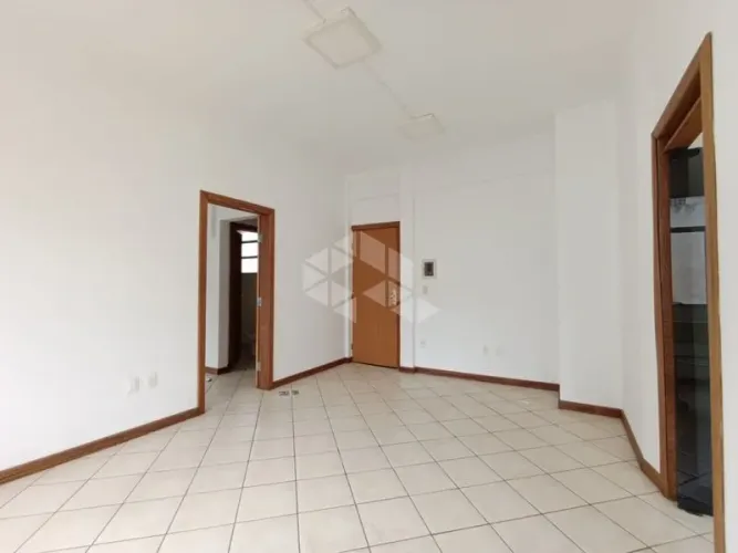 Sala comercial 58M² para locação no Centro de Florianópolis Rua Felipe Schmidt