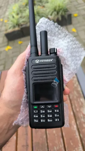Rádio HT VOYAGER Híbrido VHF/UHF/ZELLO