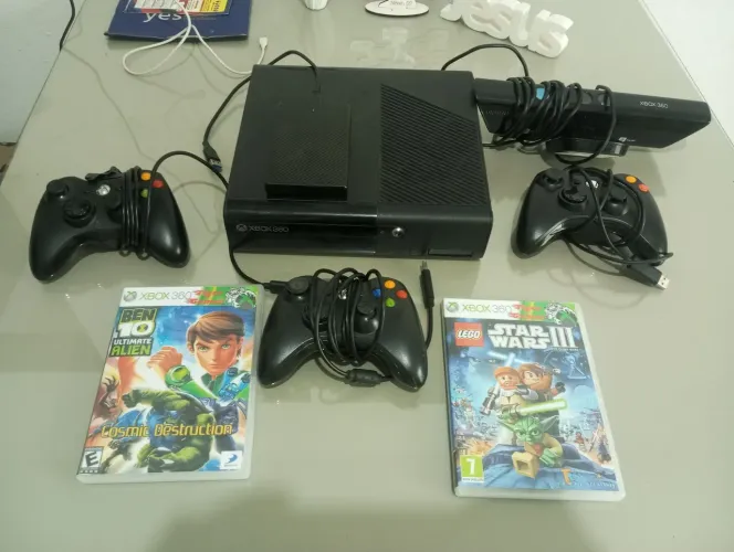XBOX 360 RGH COM 115 JOGOS NO HD E MIDIA FÍSICA 3 MANETES E KINECT 