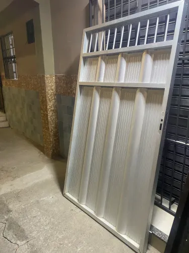 Portão de alumínio