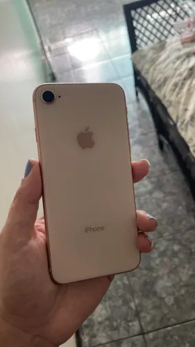 iPhone 8 - 64gigas