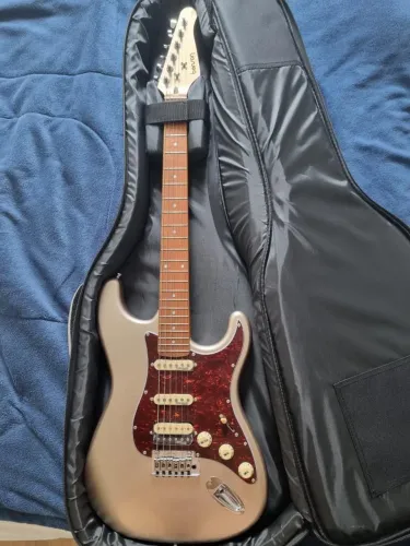 Guitarra Benson Hardy 902 - zerada na caixa