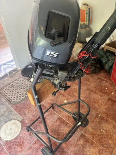 Vendo motor de popa Yamaha 15hp 2014