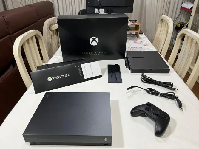 Xbox One X 1TB Edição Project Scorpio Impecável