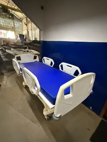 Canas hospitalares usadas 250 kgs 2 e 3 manivelas