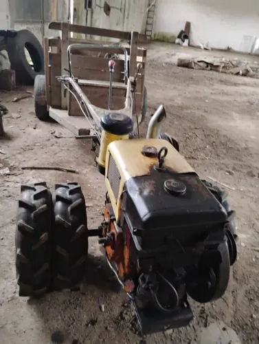 Mini trator tobata