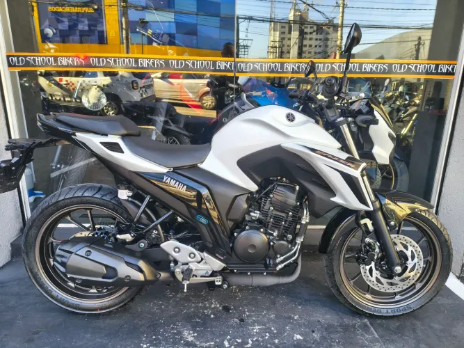 Yamaha fz 25 26/26 único dono apenas 120 km