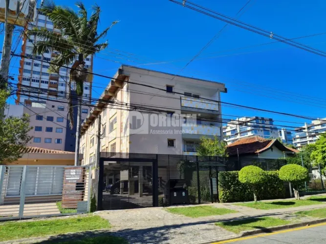 Garden com 4 quartos na Petit Carneiro