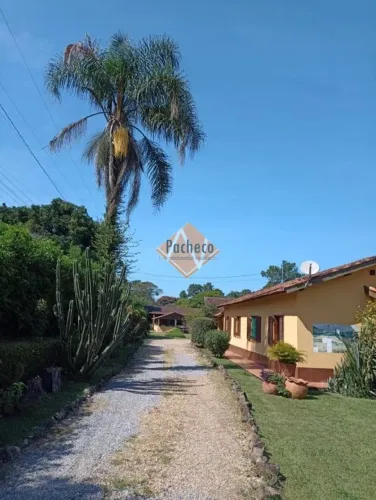 Chácara em Bragança Paulista, 03 dormitórios ( 01 suíte), 03 vagas, 14.000m², R$1.430.000,