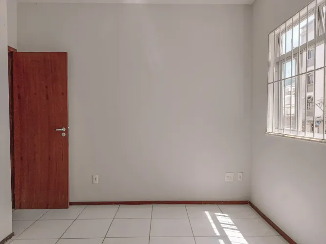 Um ótimo quarto e sala em região nobre da cidade para venda
