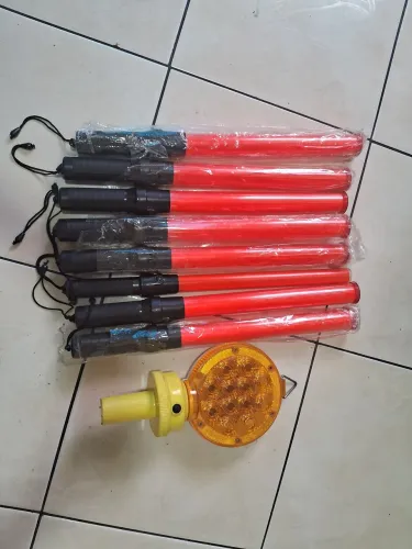 Vendo sinalizadores tipo bastão de led