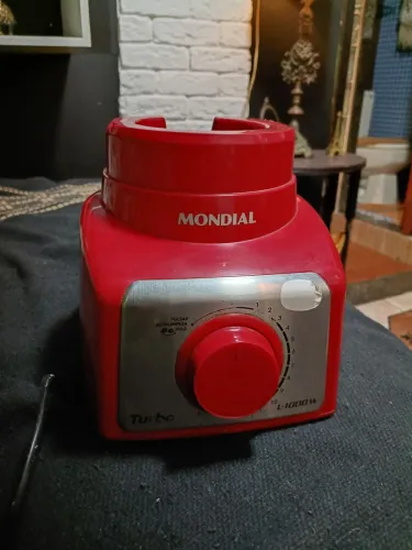 Liquidificador funcionando perfeitamente está sem o copo