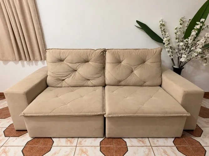 Sofá retrátil e reclinável