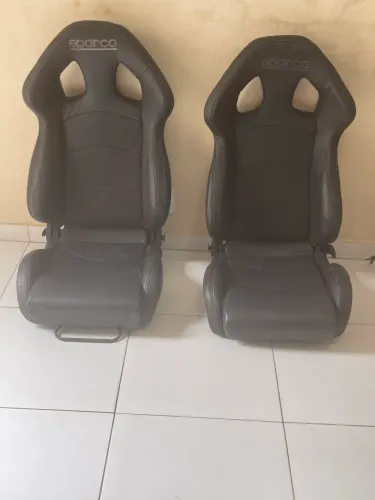 Vendo bancos esportivo para carro