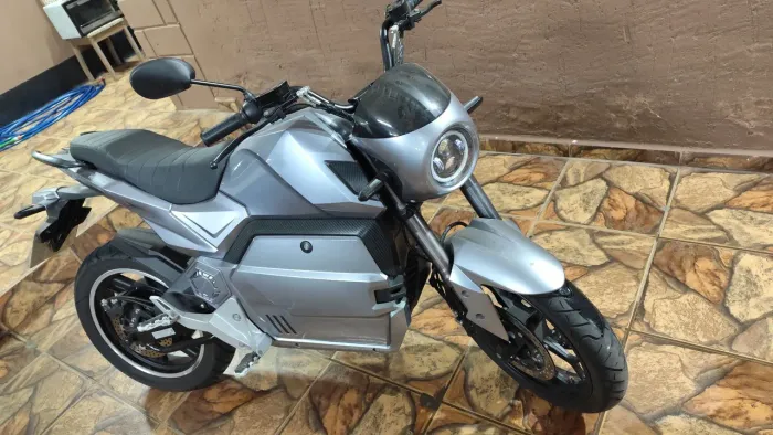 Moto elétrica estado de zera troco por carro