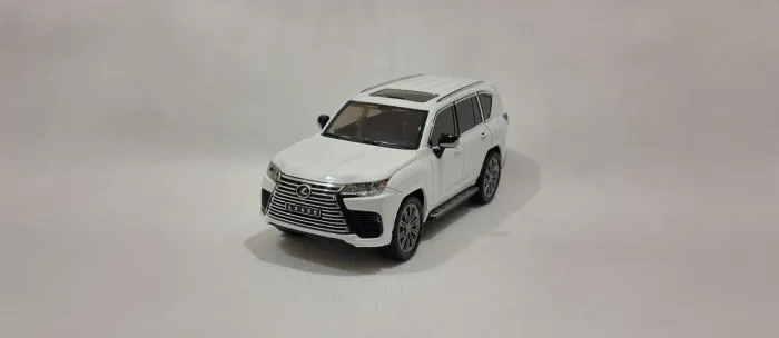 Lexus Lx 600 em metal - coleção