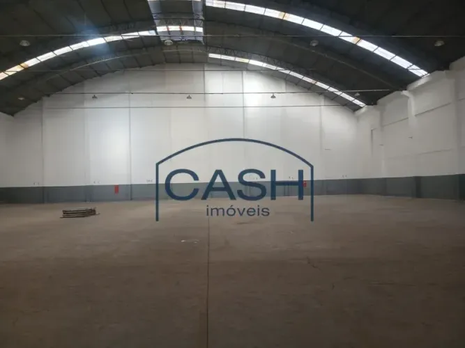 Galpão em Olaria 1.650m² - Entrada para Carreta - Ref. 7198