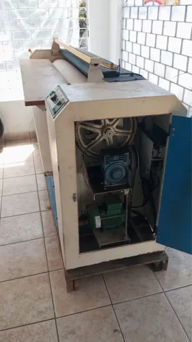 Máquina de passar roupa calandra 