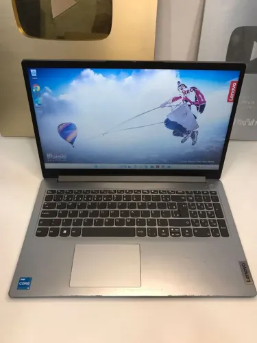 NOTEBOOK LENOVO CORE i3 12ª GERAÇÃO 4GB RAM MVNE 256GB TELA DE 15.6 FULL HD NOVISSIMO