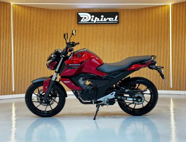 Yamaha Fazer 150 ABS 2023 - 6 mil km Impecável 